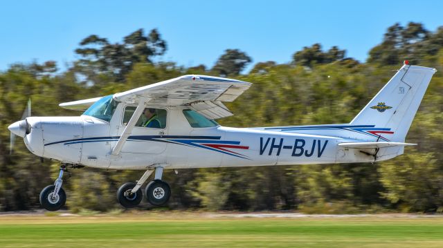 Cessna 152 (VH-BJV)