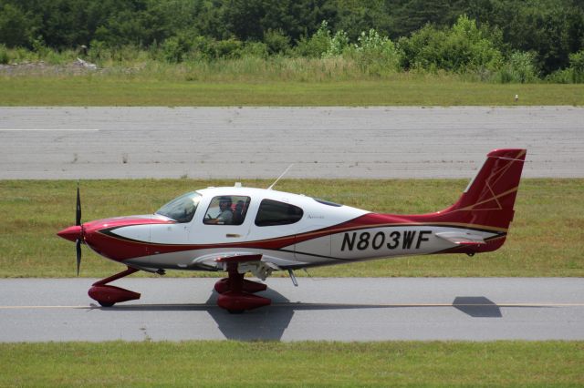 Cirrus SR22 Turbo (N803WF)