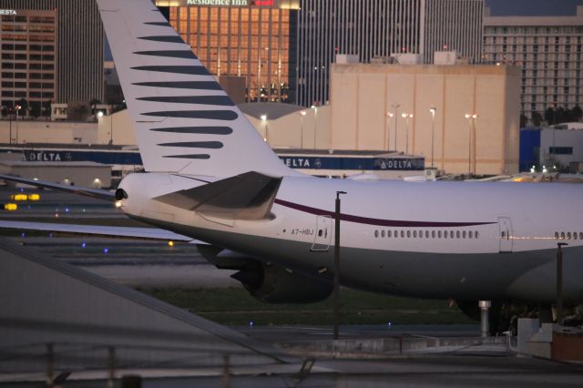 BOEING 747-8 (A7-HBJ)