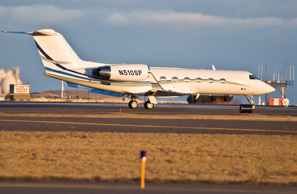 Gulfstream Aerospace Gulfstream IV (N510SP) - Waiting to depart RWY Niner - 2nd ever upload of N510SP on FlightAware.Com