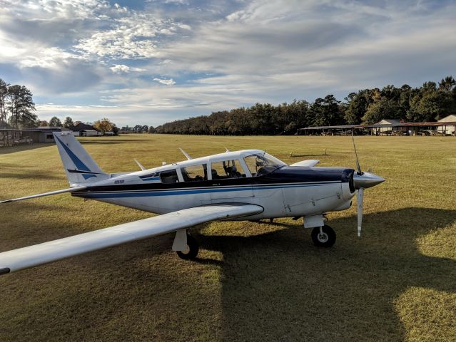 Piper PA-24 Comanche (N8880P)