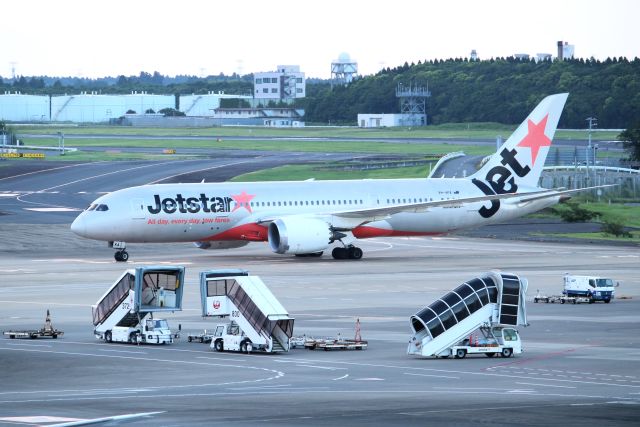 Boeing 787-8 (VH-VKA)
