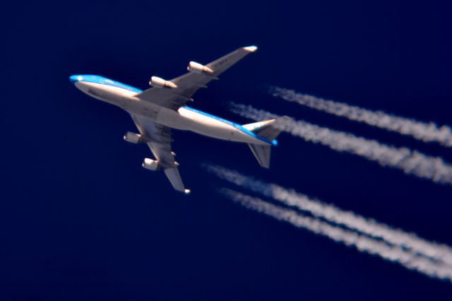 Boeing 747-400 (PH-BFV) - KLM 25 Amsterdam Schiphol to Houston Bush Intctl over Cleveland 36,000 ft. 11.06.16