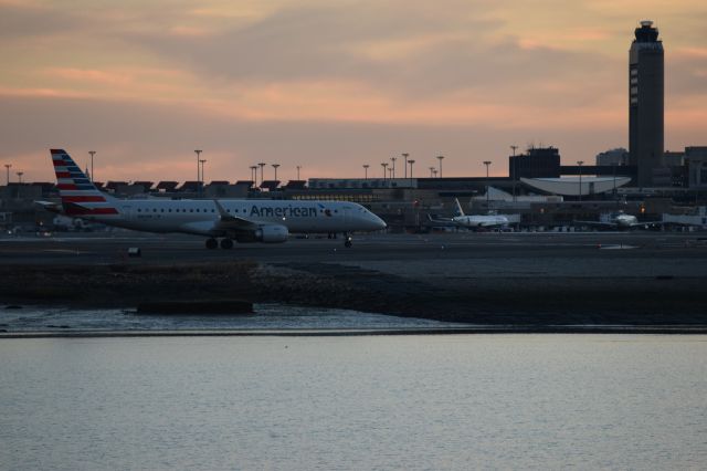 Embraer ERJ-190 (N961UW)