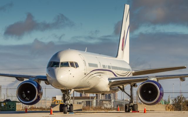 Boeing 757-200 (N758SS) - Paradigm Air Operators sports charter bringing the Phoenix Coyotes to play the Toronto Maple Leafs