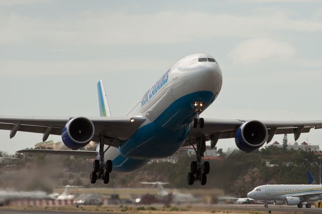 Airbus A330-300 (F-GOTO)