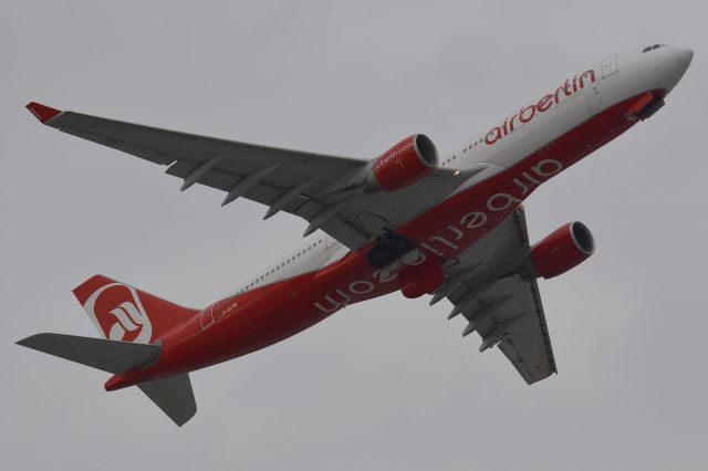 Airbus A330-200 (D-ALPB)