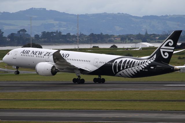 Boeing 787-9 Dreamliner (ZK-NZG) - on 10 Dec 2016