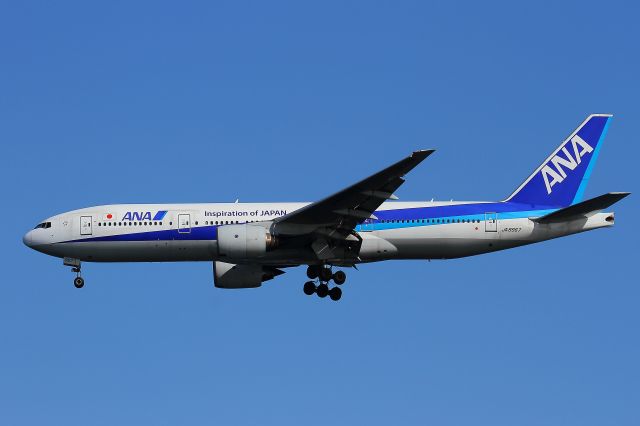 Boeing 777-200 (JA8967)