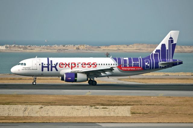 Airbus A320 (B-LCH)