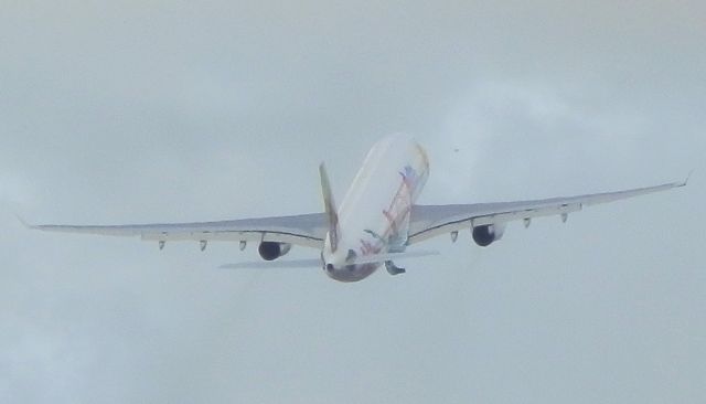 Airbus A330-300 (CS-TOW) - Rotating to Lisbon(Lisboa)(LPPT)