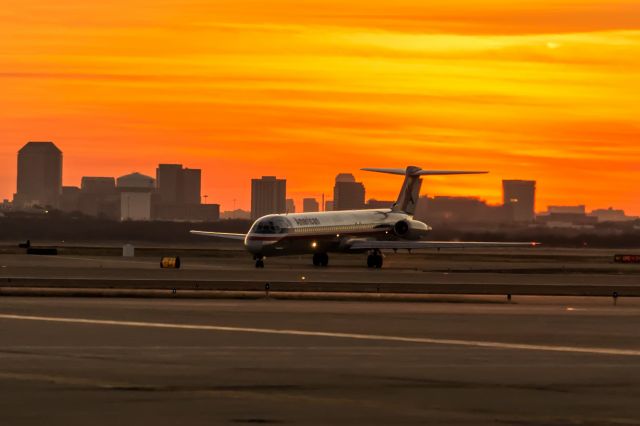 McDonnell Douglas MD-80 —