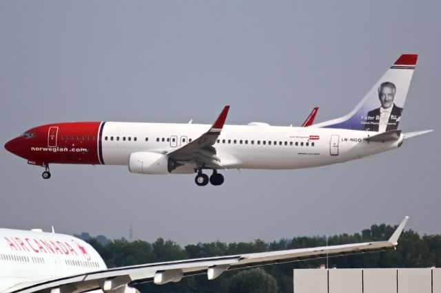 Boeing 737-800 (LN-NGO)