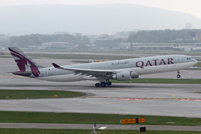 Airbus A330-300 (A7-AEA)