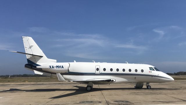 GILES G-200 (XA-MHA)