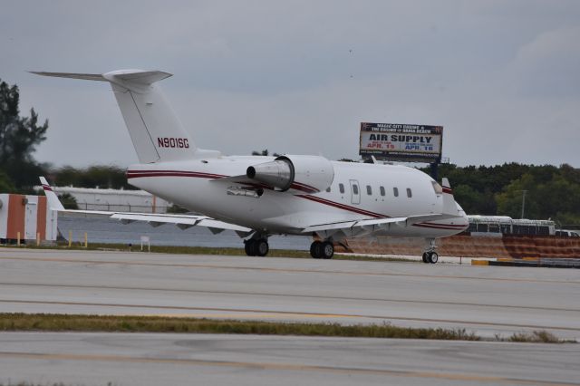 Canadair Challenger (N901SG)