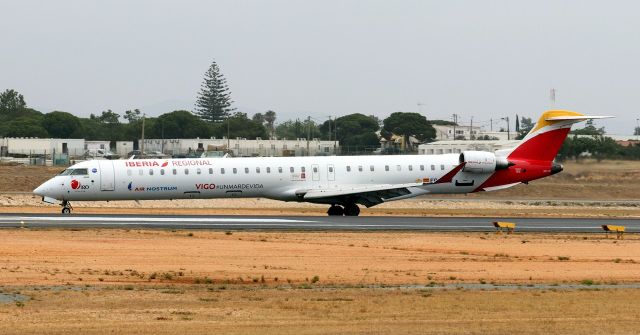 Bombardier CRJ-1000 (EC-MJO)