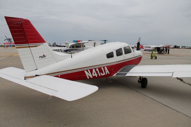 Piper Cherokee (N41JA)