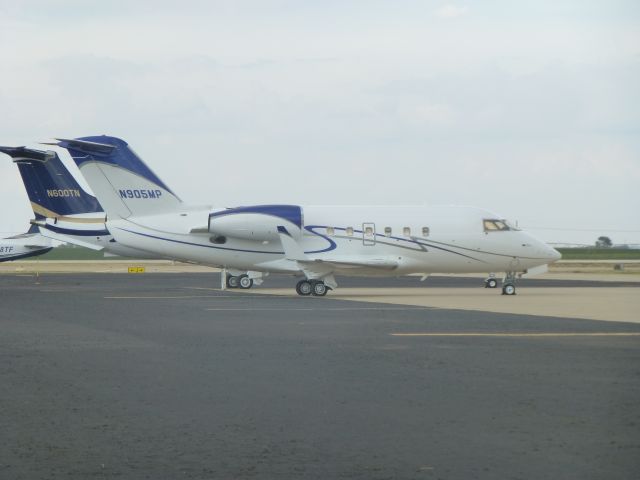 Canadair Challenger (N905MP)