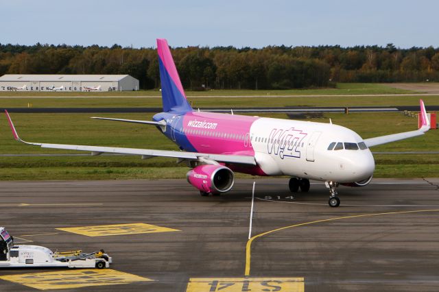 Airbus A320 (HA-LYF)