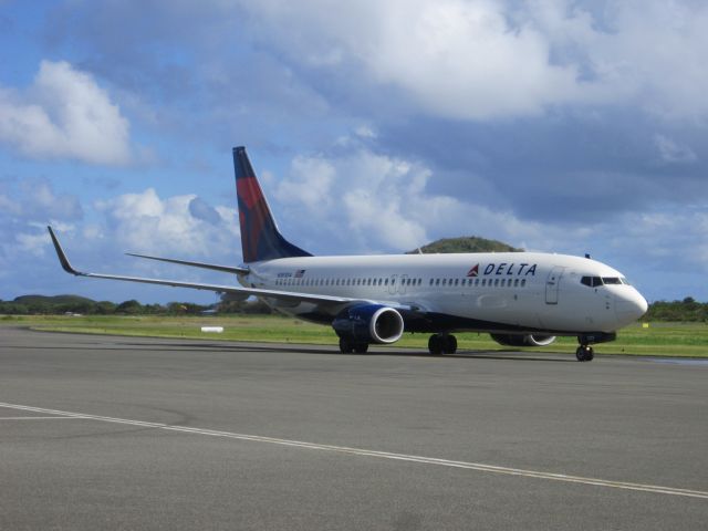 Boeing 737-700 (N393DA)