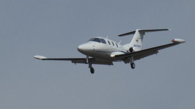 Eclipse 500 (N272EJ) - On short final is this 2013 Eclipse 500 from the Winter of 2022.