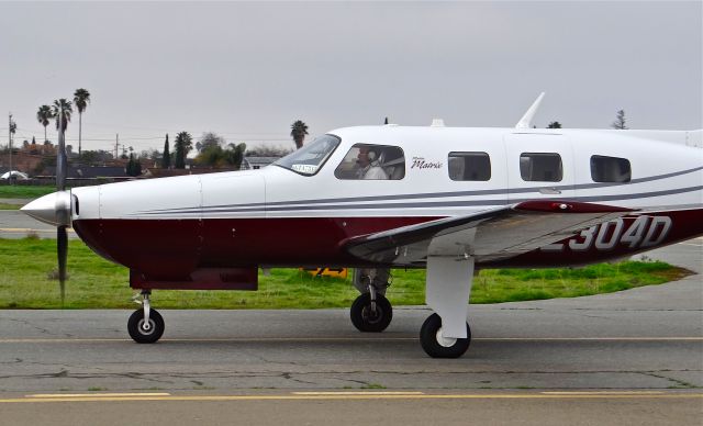 Piper Malibu Mirage (N2304D) - Taxing out for an early morning charter to Tahoe.