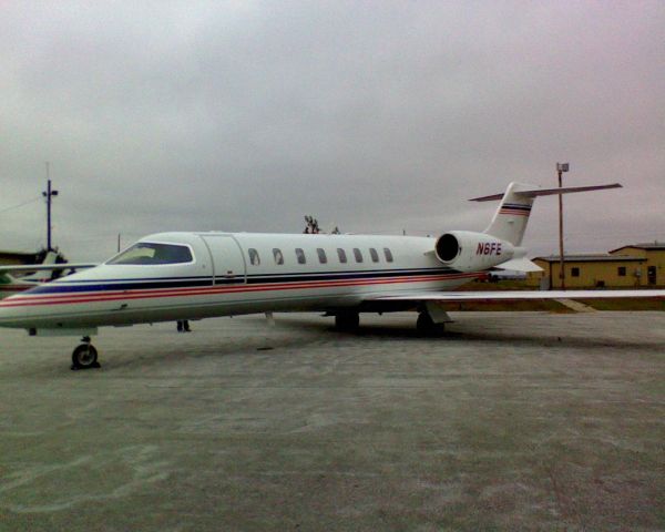 Learjet 45 (N6FE)