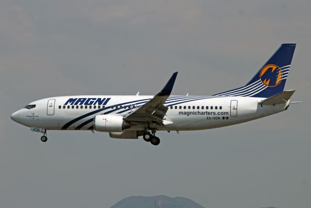 BOEING 737-300 (XA-VCN) - Magnicharters / Boeing 737-3H4 - MSN 27714 / XA-VCN / MMMX 06/2019