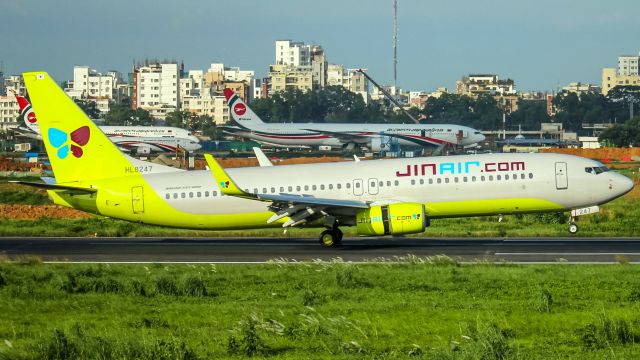 Boeing 737-700 (HL8247)