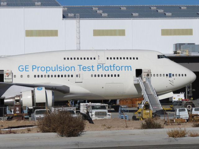 Boeing 747-400 (N747GF) - GEs new 747-400 testbed, which looks like a 747-300 from afar because GE removed the winglets on it.