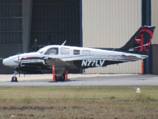 BEECH 58P Pressurized Baron (N77LV)