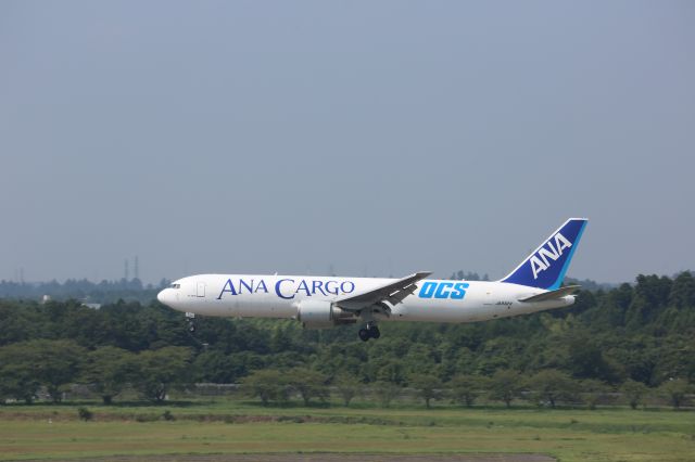 BOEING 767-300 (JA8323)
