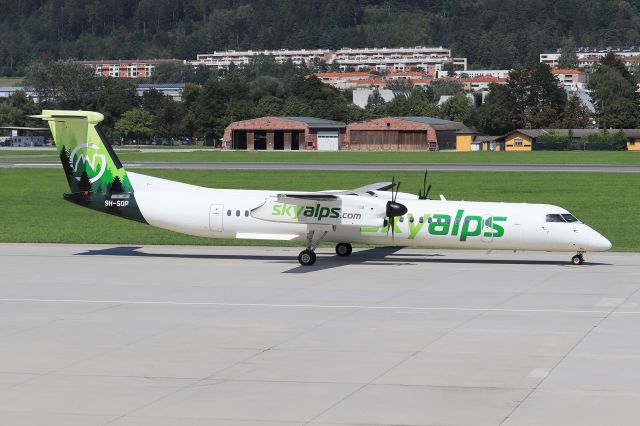 de Havilland Dash 8-400 (9H-SOP)