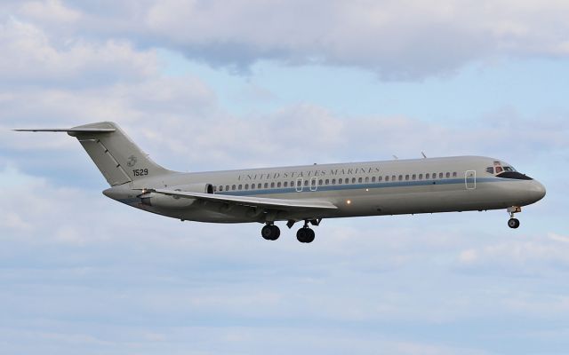 16-1529 — - usm c-9b 161529 about to land at shannon 23/5/16.