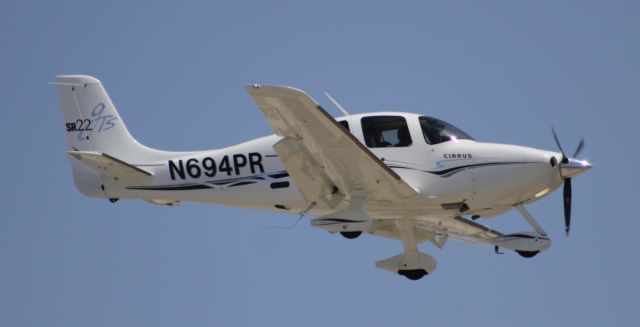 Cirrus SR-22 (N694PR)