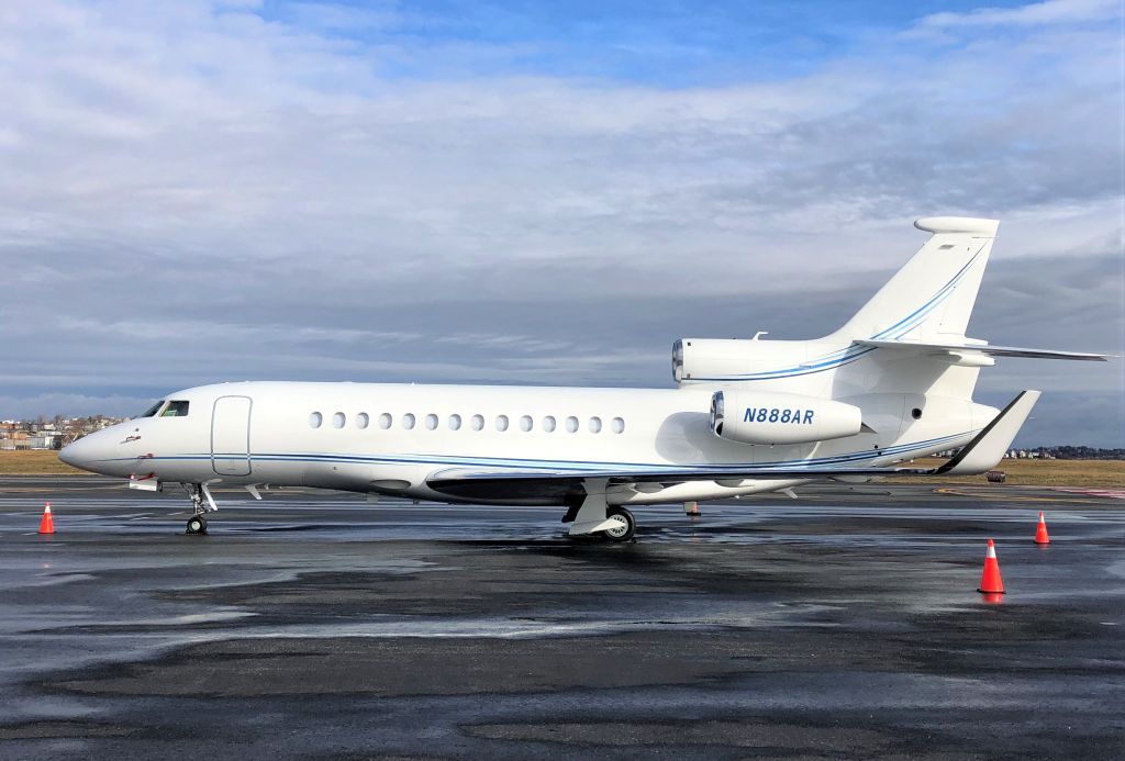 Dassault Falcon 7X (N888AR) - 12/26/21 @ KBOS Logan 