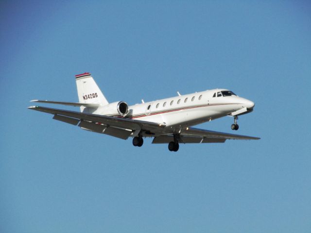 Cessna Citation Sovereign (N342QS) - Landing RWY 20R