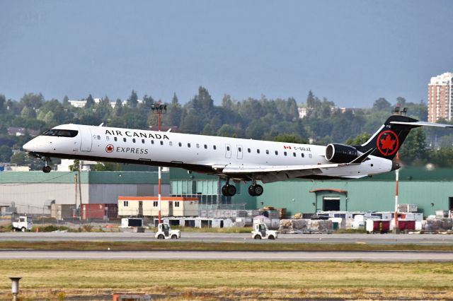 Canadair Regional Jet CRJ-900 (C-GOJZ)