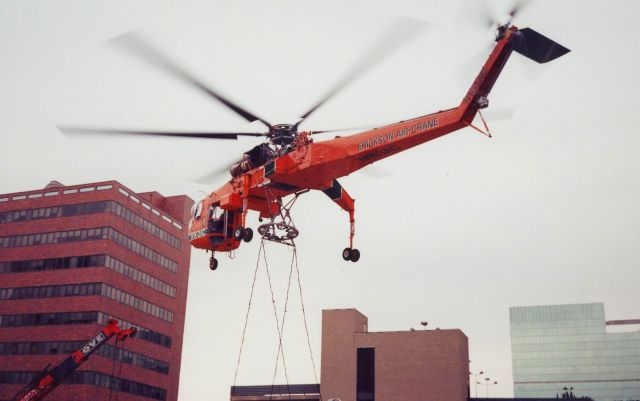 N163AC — - June of 1998, Erickson Air-Crane working in the City of Wilmington, Delaware.