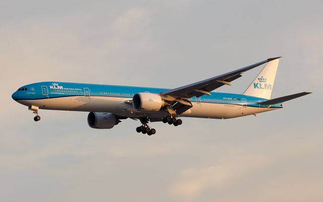 BOEING 777-300ER (PH-BVK)