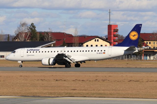 Embraer ERJ-190 (D-AECE)