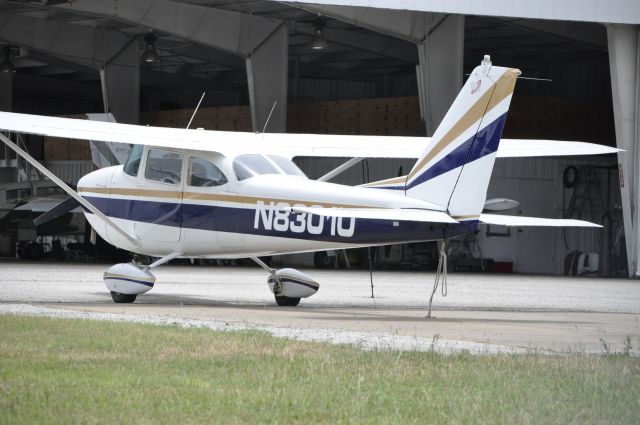 Cessna Skylane (N8301U)