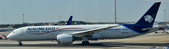 Boeing 787-9 Dreamliner (N446AM) - Taxiing at Madrid International Airport