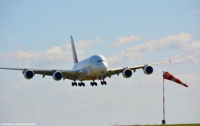 Airbus A380-800 (A6-EOL)