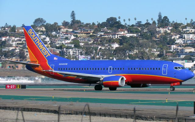 BOEING 737-300 (N346SW) - The elusive 737-3H4 w/o Winglets, this is one of my first times catching it