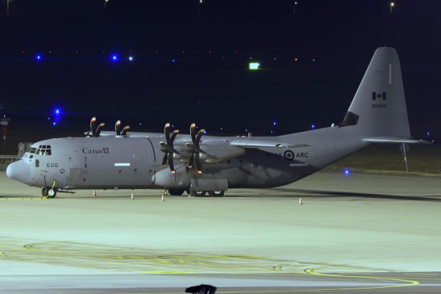 Lockheed C-130 Hercules (13-0606)