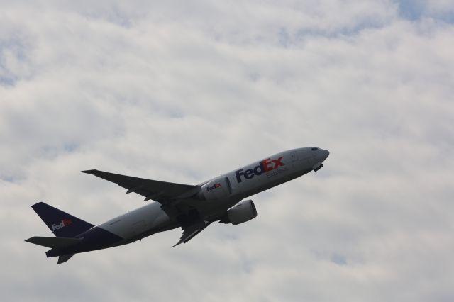 Boeing 777-200 (N856FD)