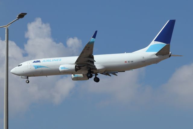 Boeing 737-800 (OE-IXK) - 05/11/2024:br /Cargo flight MUC > TLV, final to runway 21.