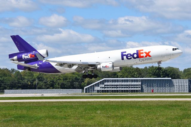 Boeing MD-11 (N586FE) - 5-L 08-30-23